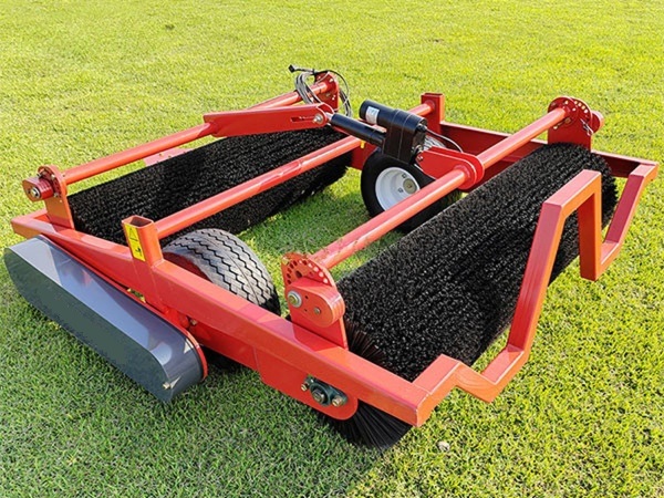 Turf Brush - Turf Grooming Brush - Razorbill - 2